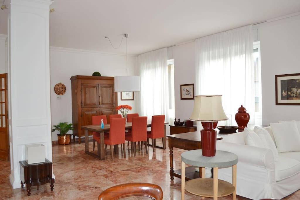 Appartement Mascagni 2 *